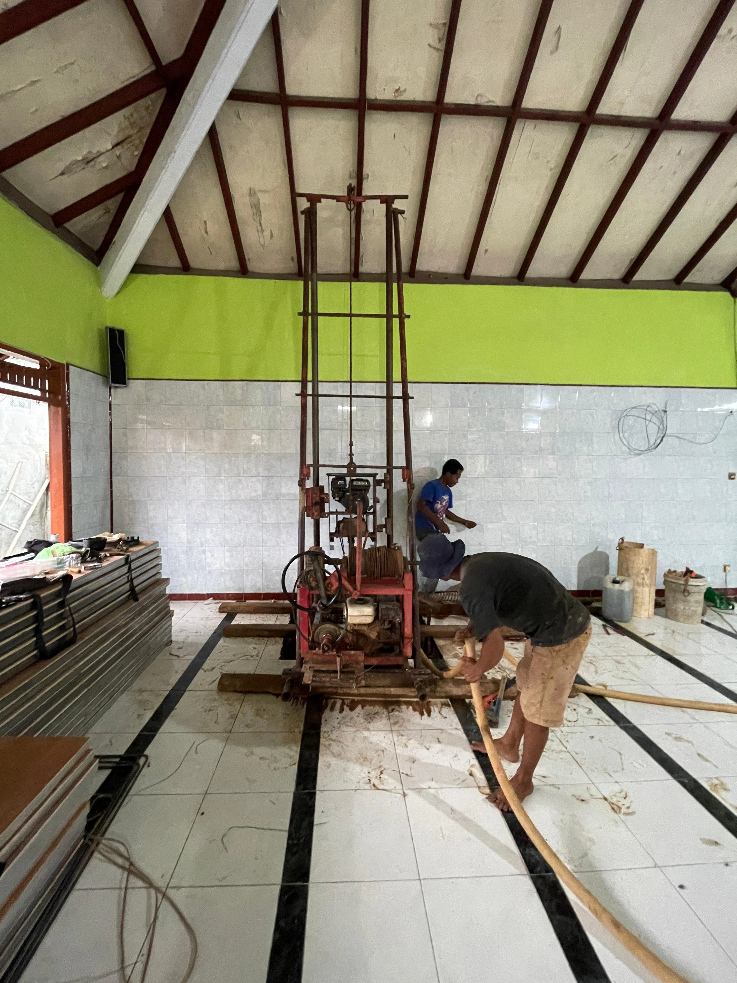 Mini bore pile untuk suntik kolom pondasi masjid 3 lantai di Cikande Banten